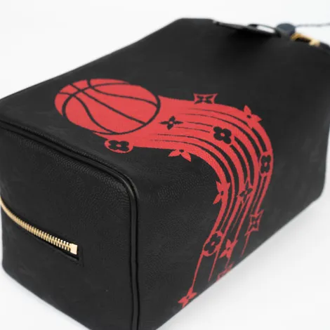 EVERYDAY BAGS NEW Louis Vuitton X NBA Cloakroom Dopp Kit Hero Black Monogram Canvas 8 ~item/2024/10/2/lux09490_2_2