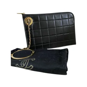 EVERYDAY BAGS Preowned Timeless Quilted Small Handcuft Leather Clutch 9 ~item/2024/10/4/pixelcut_3