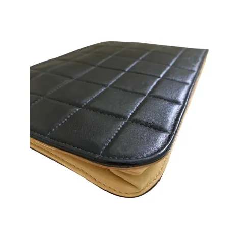 EVERYDAY BAGS Preowned Timeless Quilted Small Handcuft Leather Clutch 7 ~item/2024/10/4/pixelcut_7_3